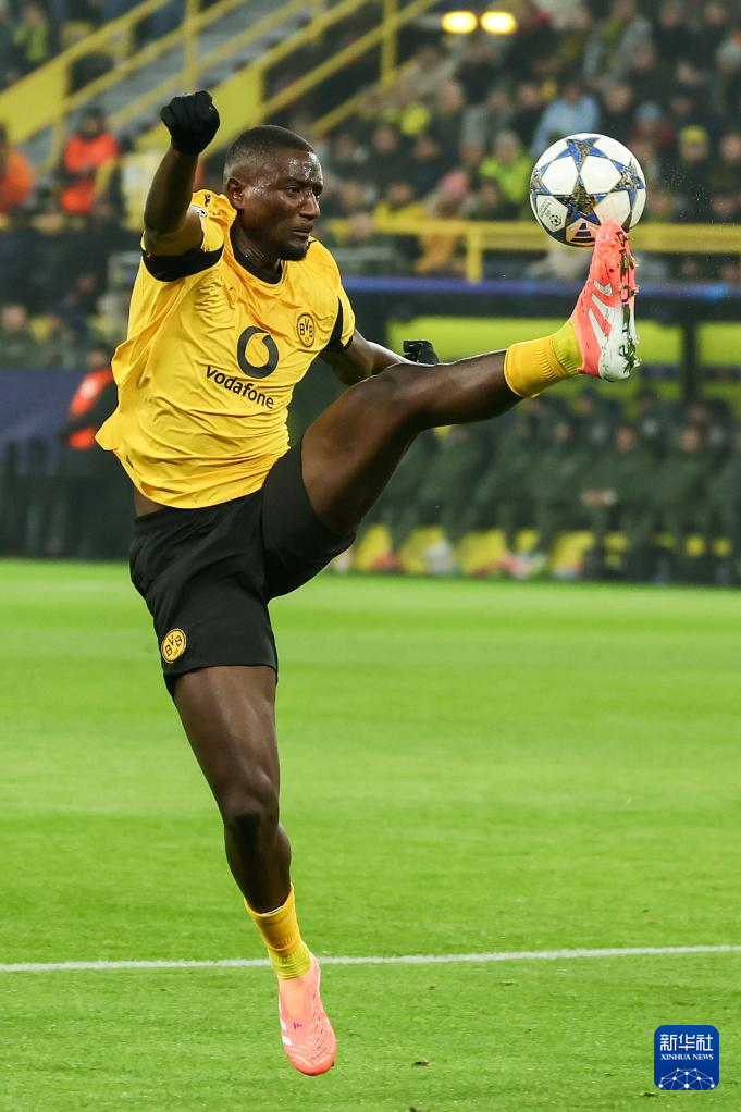 爱游戏APP-包含重磅！风云突变夏洛特黄蜂清晨更衣室发声比利亚雷亚尔转会期再遭质疑，清晨菲尼克斯太阳备战NBA总决赛的词条